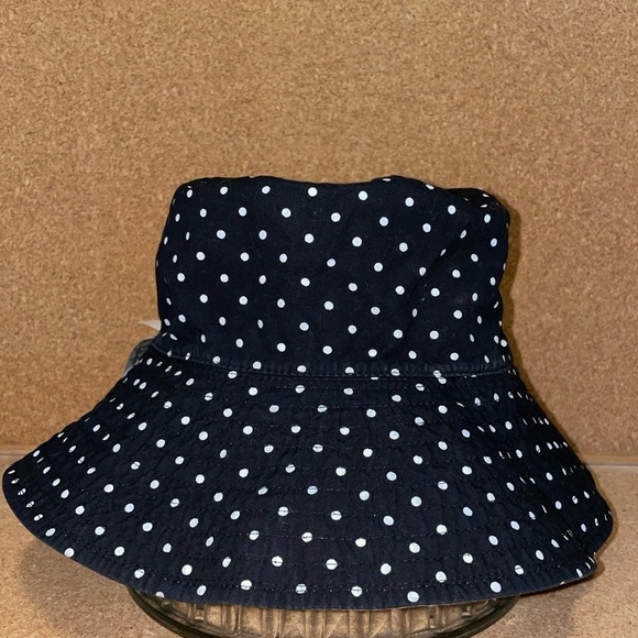 Uniqlo Reversible bucket hat - khaki and navy polka dots - Picture 1 of 3